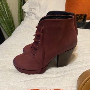 Steve Madden Burgundy Raspy Nubuck